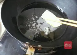Illustration of how to make fried steamed bun slices 8