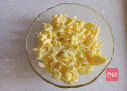 Illustration of how to make fennel and egg stuffed buns 5