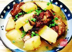 Illustration of how to cook pork ribs and stewed potatoes 14