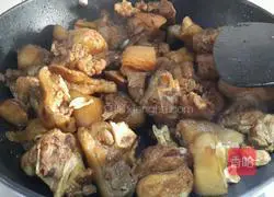 Illustration of braised pig's feet 6