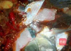 Illustration of how to make spicy boiled fish fillets 10