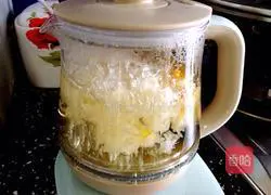 Snow pear and white fungus soup recipe 8