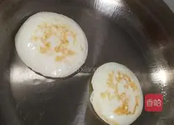 Illustration of how to make five-spice omelette 11