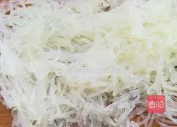 Illustration of how to make lettuce leaves stuffed buns 5