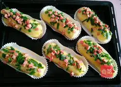 Illustration of how to make seaweed and meat floss bread 20