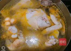 Illustration of morel, king oyster mushroom and scallop chicken soup 3