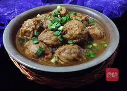 Illustration of how to stuff meat with oily gluten 10