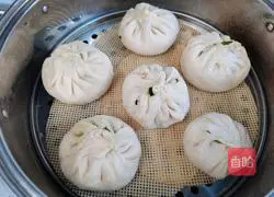 Illustration of how to make egg, leek and shrimp buns 13