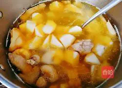  Illustration of how to make corn, yam and chicken soup 12