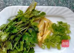 Illustration of how to make tripe and bean sprout soup 1