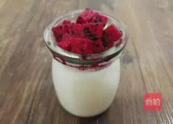 Illustration of making homemade mango yogurt 10