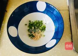 Illustration of how to make wontons in clear soup 2