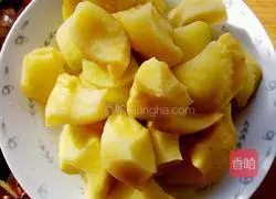 Illustration of how to make pork belly stewed with potatoes 10