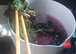 Illustration of how to make perilla rock sugar water 6