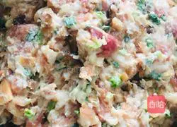 Illustration of how to make mushroom and pork dumplings 4