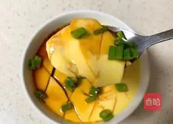 Illustration of low-carb ketogenic breakfast steamed eggs 9