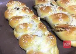 Illustration of how to make crispy braided bean paste bread 15