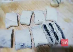 Illustration of how to make black sesame and multigrain flower rolls 7