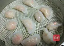 Illustration of how to make shrimp dumplings, pink fruit and chicken comb dumplings 17
