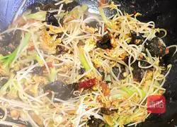 Illustration of how to make scissor noodles ✂️14