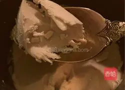 Illustration of how to make big stick bone and bamboo shoot soup 9