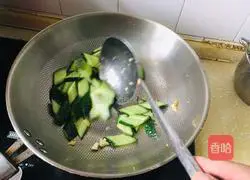 Illustration of how to make fried cucumbers with eggs 5