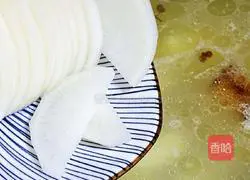 Illustration of how to make radish and mutton soup 7