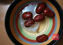 Illustration of how to make red dates and bird's nests 2