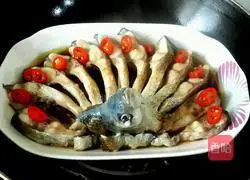 Illustration of how to make peacock fish open its tail 9