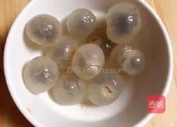 Illustration of how to make longan, millet and pumpkin soup (replenishing qi and blood) 3