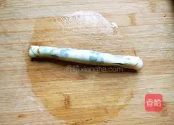 Illustration of how to make dumpling skin scallion pancakes 13