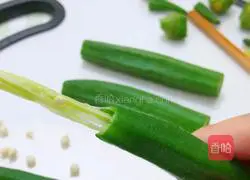 Illustration of how to make okra stuffed with shrimps 6