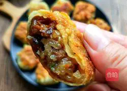 Illustration of how to make wonton skin and Shaomai stuffing pancakes 1