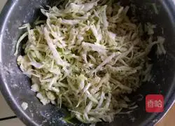 Illustration of how to make olive shredded pancakes 7