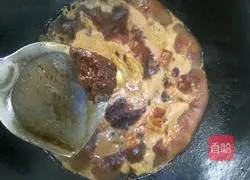 Illustration of how to make potato roast pork 11