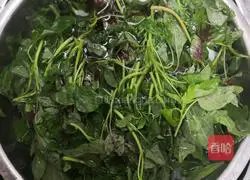 How to make preserved amaranth eggs in soup Illustration 1