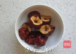 Illustration of how to make jujube steamed buns 1