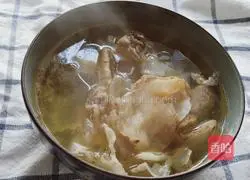 Illustration of how to steam Gastrodia elata with old hens 5