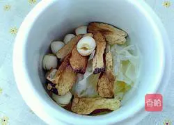 Recipe for Tremella, Red Dates and Lotus Seed Soup 6
