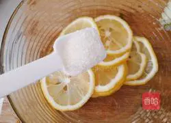 Illustration of how to make spicy and sour chicken feet 11