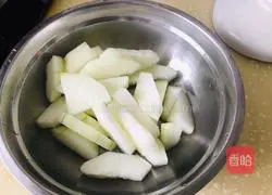 Winter Melon and Crucian Carp Soup Recipe Illustration 7