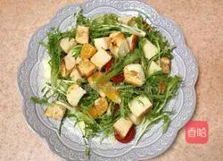 Illustration of how to make fat-reduced fruit and vegetable salad 12