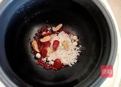 Illustration of how to make red bean and lotus seed soup 7