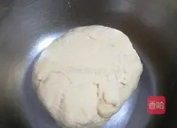 Illustration of how to make small bread rolls 2