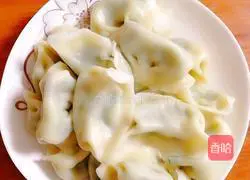 Illustration of how to make three fresh stuffed dumplings 9