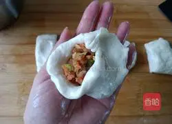 Illustration of how to make fresh meat pie 11