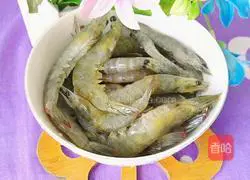 Illustration of how to make loofah, shrimp and tofu soup 5