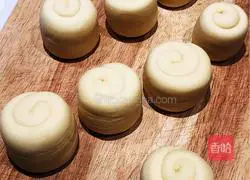 Illustration of how to make hot noodle buns 7