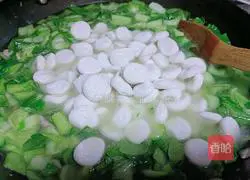 Illustration of how to make shredded pork cutting board dumplings 8