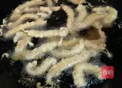 Illustration of how to make fried crispy pork 5